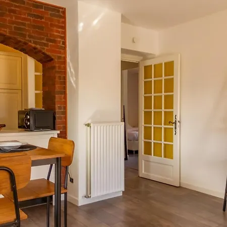 Zenbnb / Chesterfield / Proche Commerce / Parking Apartment
